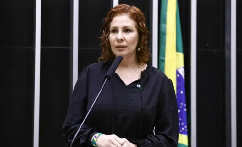 Por unanimidade, STF condena Carla Zambelli a 10 anos de prisão por invasão a sistema do CNJ