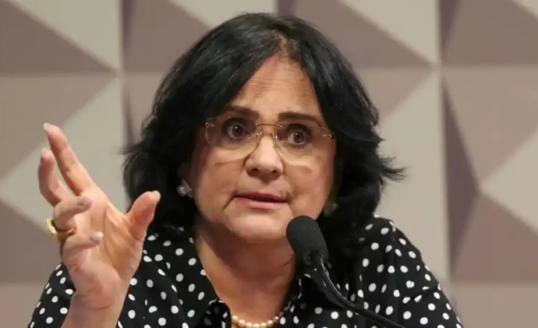 Senadora Damares Alves anuncia que está com câncer