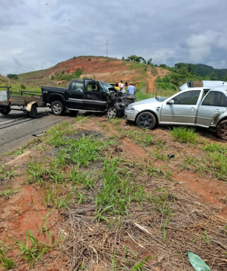 Acidente gravíssimo na MGC-418 deixa pelo menos três mortos